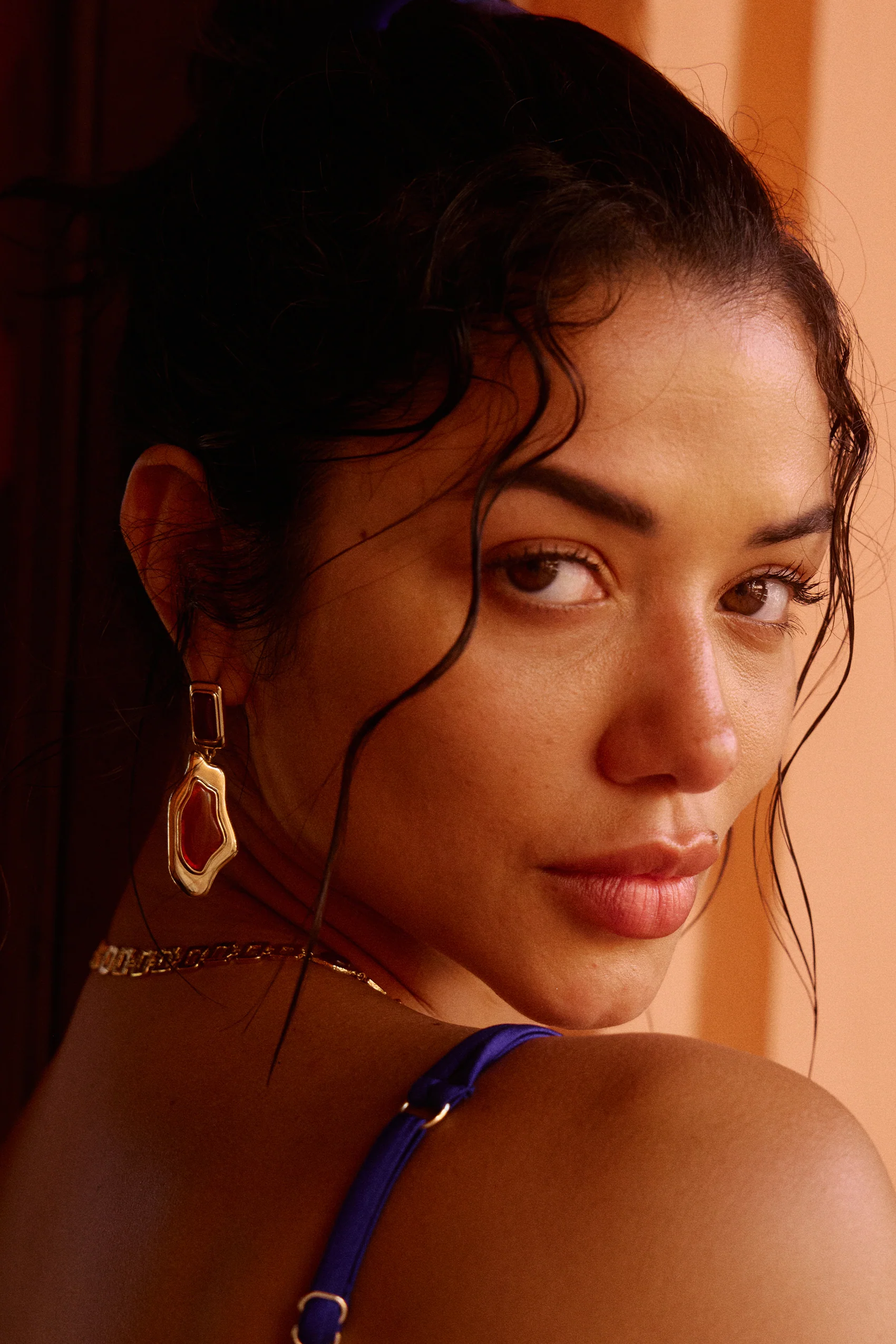 Sombra Earrings in Red Agate - Image 7